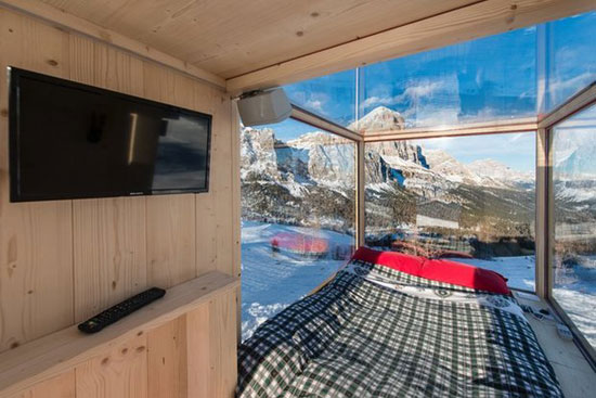 اتاقک قابل حمل با چوب اسکی +عکس