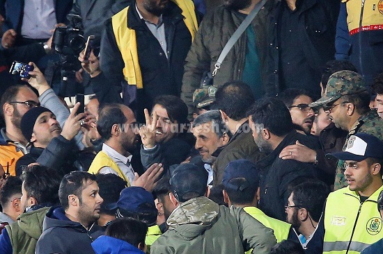 احمدی نژاد، مرد اول روز پُرحاشیه در آزادی