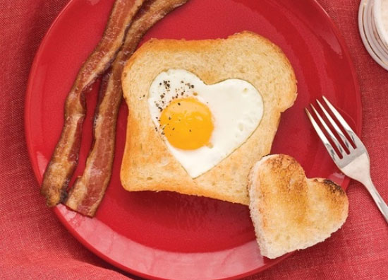 تخم‌مرغ های قلبی، صبحانه دو نفره با عشقتان