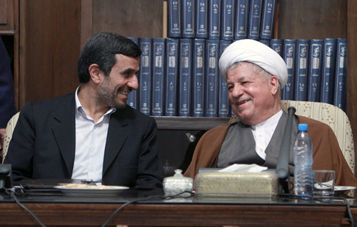 احمدی نژاد با تخریب هاشمی ابراز وجود می کرد