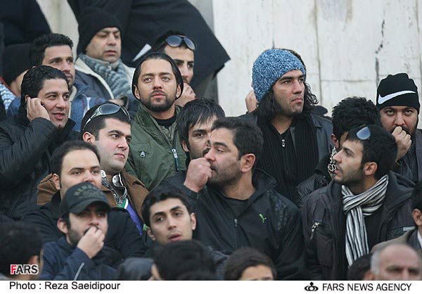 بهرام رادان و رضا یزدانی تماشاگر دربی / عکس