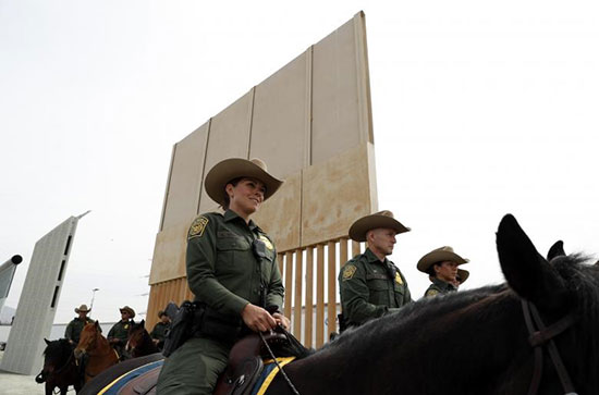 بازدید ترامپ از دیوار بین آمریکا و مکزیک