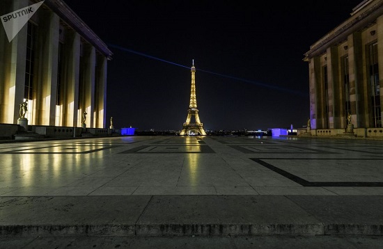 خیابان‌های خلوت پاریس بعد از ساعت ۲۱