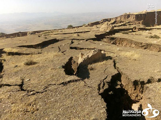 ایجاد شکافی بزرگ در نزدیکی سرپل‌ذهاب