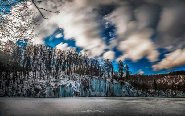 قندیل های یخی یکی از زیباترین دریاچه های جهان