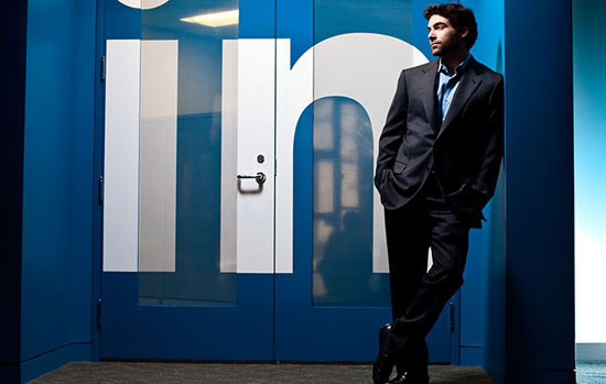 سهام LinkedIn سقوط کرد