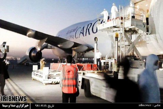 عکس: ورود هواپيمای جانباختگان منا به تهران