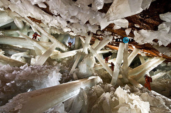 غار نایکا یا غار کریستال‌ها در مکزیک