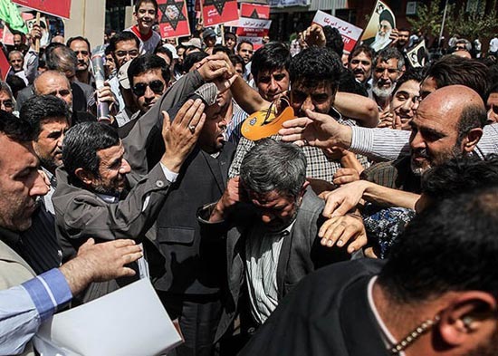 عکس: خداحافظی از احمدی‌ نژاد در نمازجمعه