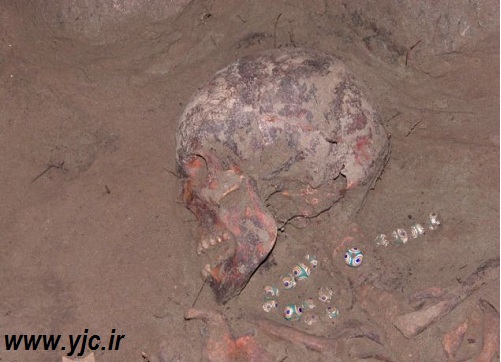تصاویری از کشف گردنبند 2400 ساله
