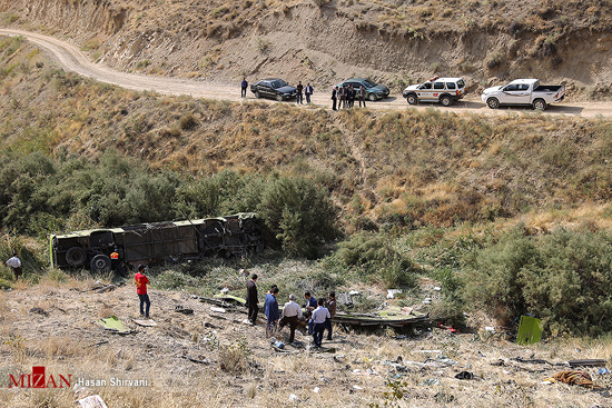 تصاویری از سقوط مرگبار اتوبوس به دره جاجرود
