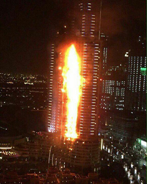 هتل 63 طبقه دبی در آتش سوخت +عکس