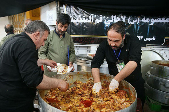 خدمت رسانی به زائران اربعین