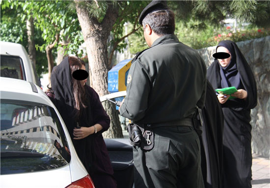 برخورد پلیس با زنان بدحجاب در تهران +عکس