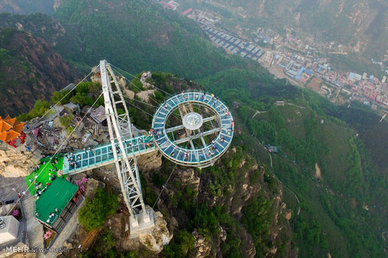 پل شیشه ای خارق العاده در چین +عکس