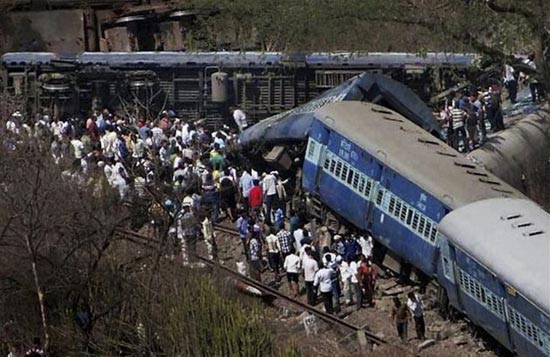 سانحه مرگبار قطار در هند +عکس