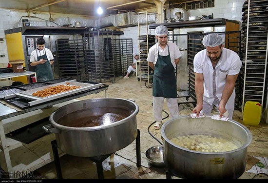 کارگاه پخت زولبیا و بامیه در بجنورد