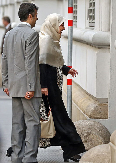 ورود همسر ظریف به محل مذاکرات +عکس