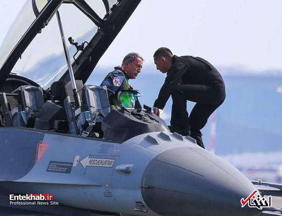 پرواز وزیر دفاع ترکیه با جنگنده F۱۶