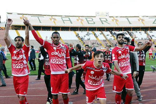 عکس: جشن پرسپولیسی ها در یادگار امام