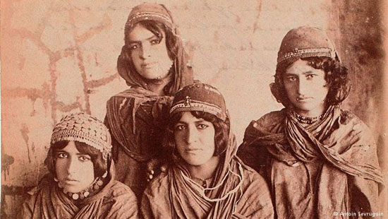 عکس‌ های زنان و دختران ایران در ۱۲۰ سال پیش