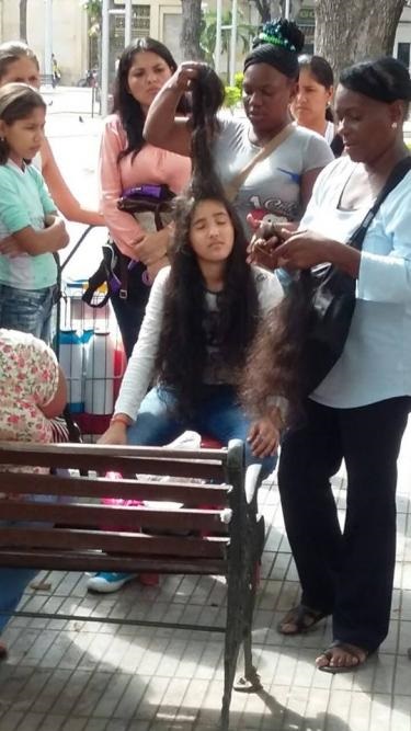 فروش مو، ترفند زنان ونزوئلایی برای گذران زندگی