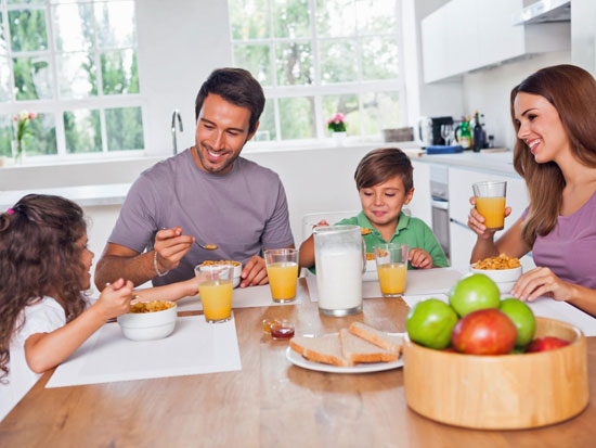 8 عادت سالمی که والدین باید به کودکان شان بیاموزند