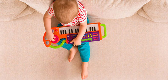 راهنمای بازی با کودک یکساله در خانه