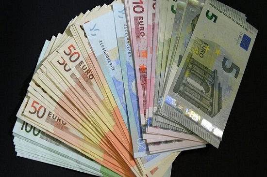 دو فروشنده یوروهای جعلی دستگیر شدند