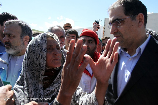بازدید وزیر بهداشت از مناطق زلزله زده مشهد