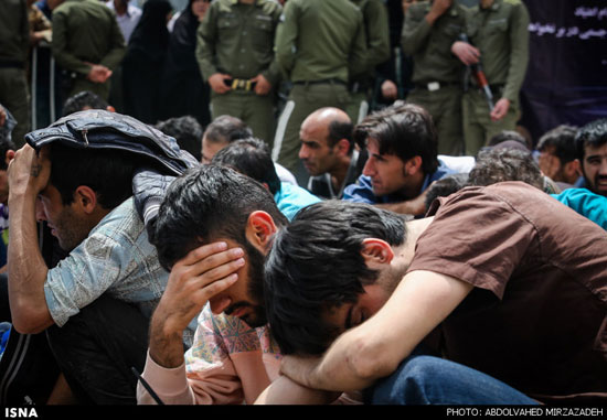 پاتک شبانه به لانه معتادان در تهران +عکس