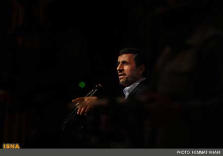 احمدی نژاد با تاخیر حادثه اهواز را محکوم کرد