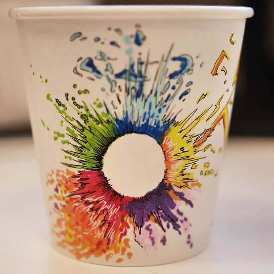 طرح های زیبا بر روی لیوان های یکبار مصرف قهوه