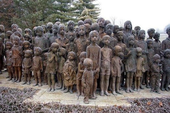 یادبود برای 88 کودکی که هیتلر کشت +عکس