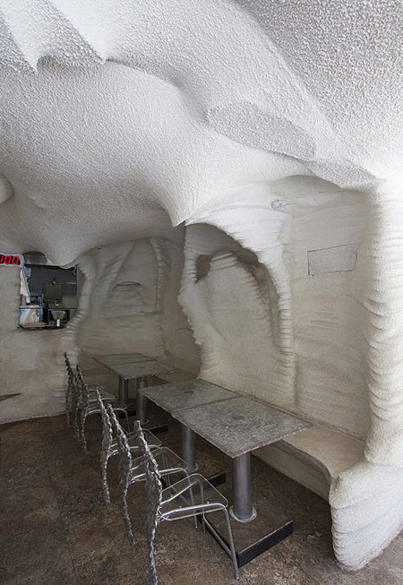 رستوران ساخته شده از نمک در شیراز