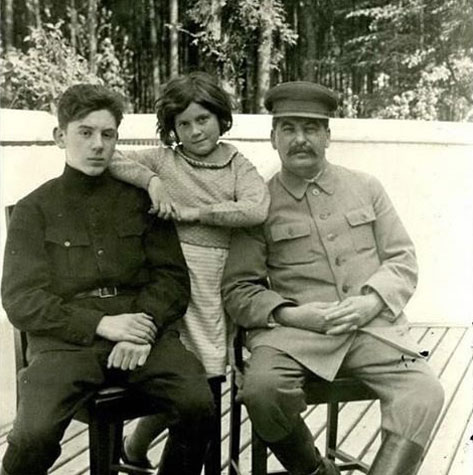 «دختر استالین»؛ سفر به هزارتوی شخصیت پیچیده استالین
