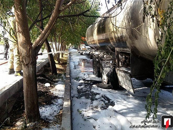 آتش گرفتن تانکر حامل بنزین در بزرگراه آوینی