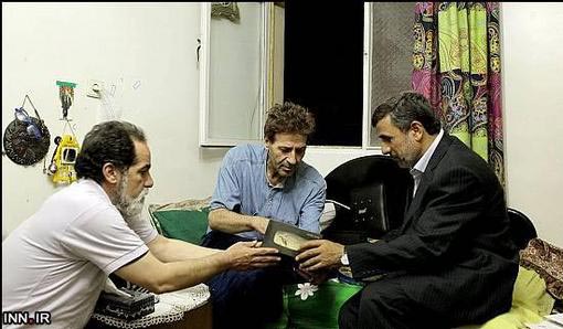 تصاویر: عیادت احمدی نژاد از ابوالفضل پورعرب