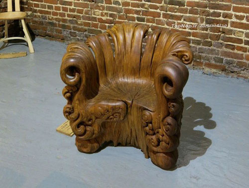 صندلی بزرگی از جنس چوب بلوط