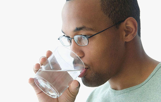 روزانه چقدر باید آب بنوشیم؟