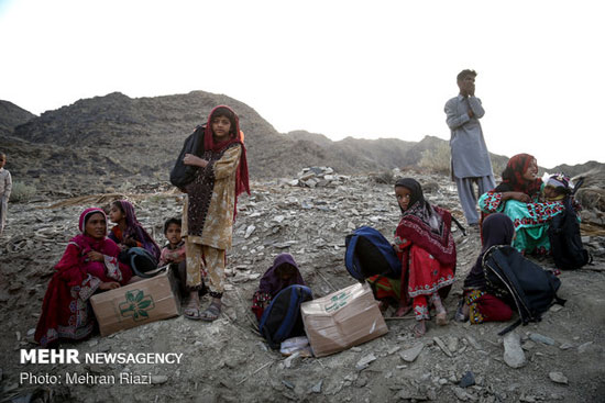 توزیع سبد کالا در روستا‌های سیستان و بلوچستان