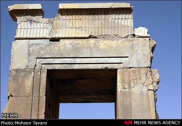 تصاویر: تخریب بنای تاریخی «تخت جمشید»
