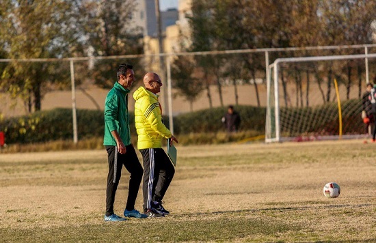 مرزبان با لبخند از مشکی‌پوشان جدا شد