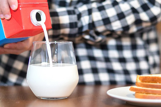 ۸ دلیل مهم برای اینکه «شیر» را دوست داشته باشیم