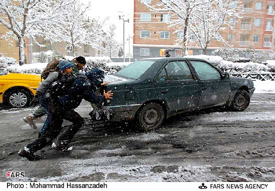 گزارش تصویری از اولین برف زمستانی پایتخت