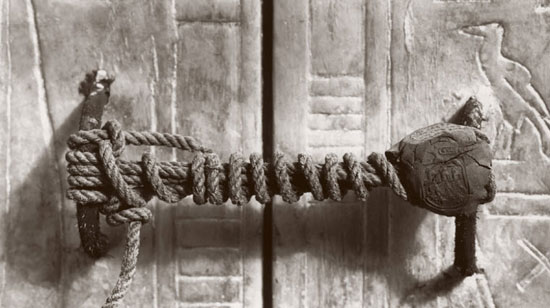 عکس تاریخی از مهر و موم آرامگاه «انخ‌ آمون»