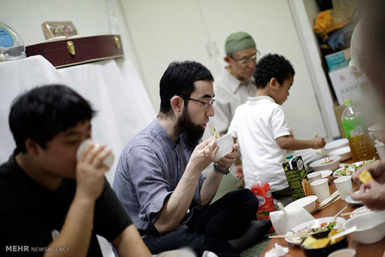 عکس: مسلمانان ژاپنی و ماه مبارک رمضان‎