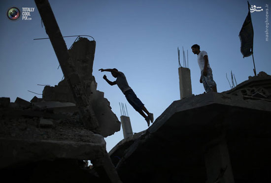 عکس: پارکورِ جوانان در ویرانه‌های غزه