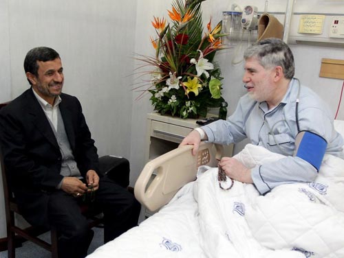 احمدی نژاد از جوانفکر عیادت کرد +عکس