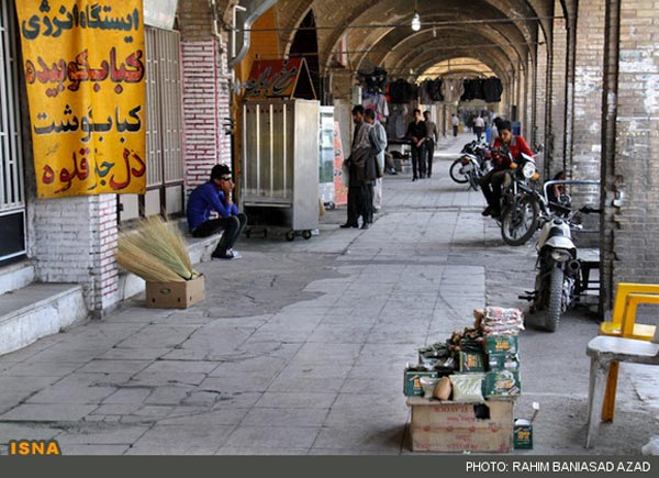 عکس: فروش علنی مخدر «ناس» در کرمان